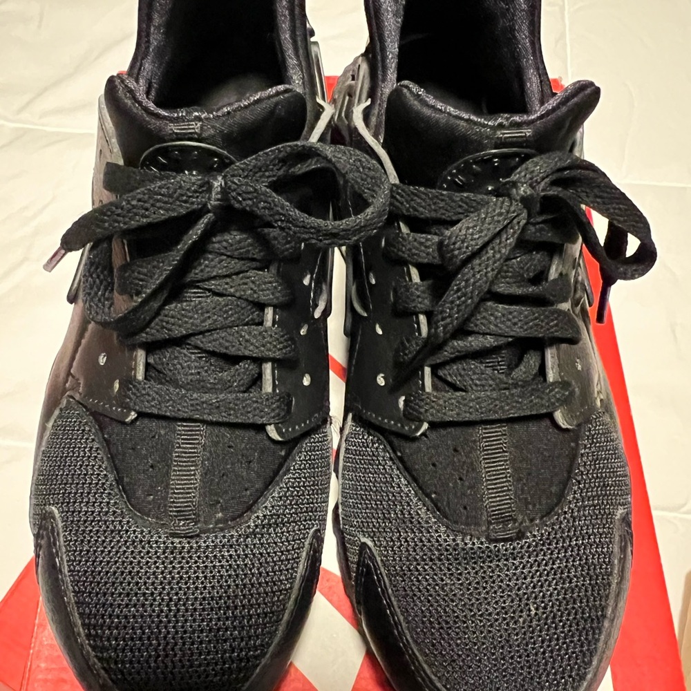 Nike air huarache size 7y